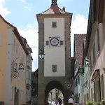 Guest house Glocke Weingut Und 3*
