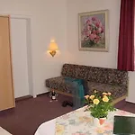Glocke Weingut Und Guest house 3*