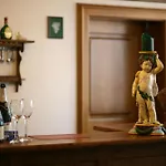 Glocke Weingut Und 3*