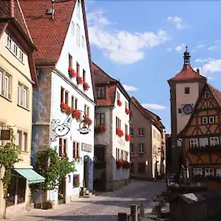 Glocke Weingut Und Vendégház 3*