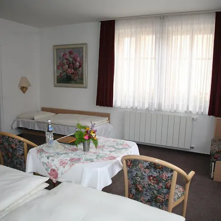 グロッケ ヴァイングート ウント 3*