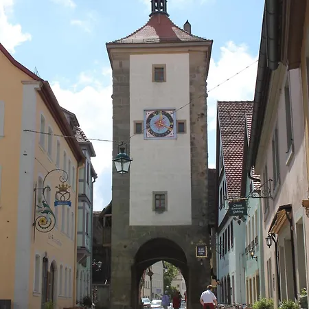 Гостьовий будинок Glocke Weingut Und 3*