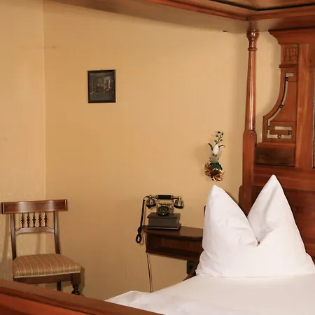 ゲストハウス グロッケ ヴァイングート ウント 3*